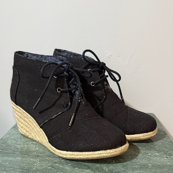 TOMS Canvas Black Wedge Ankle Boots - Picture 1 of 8